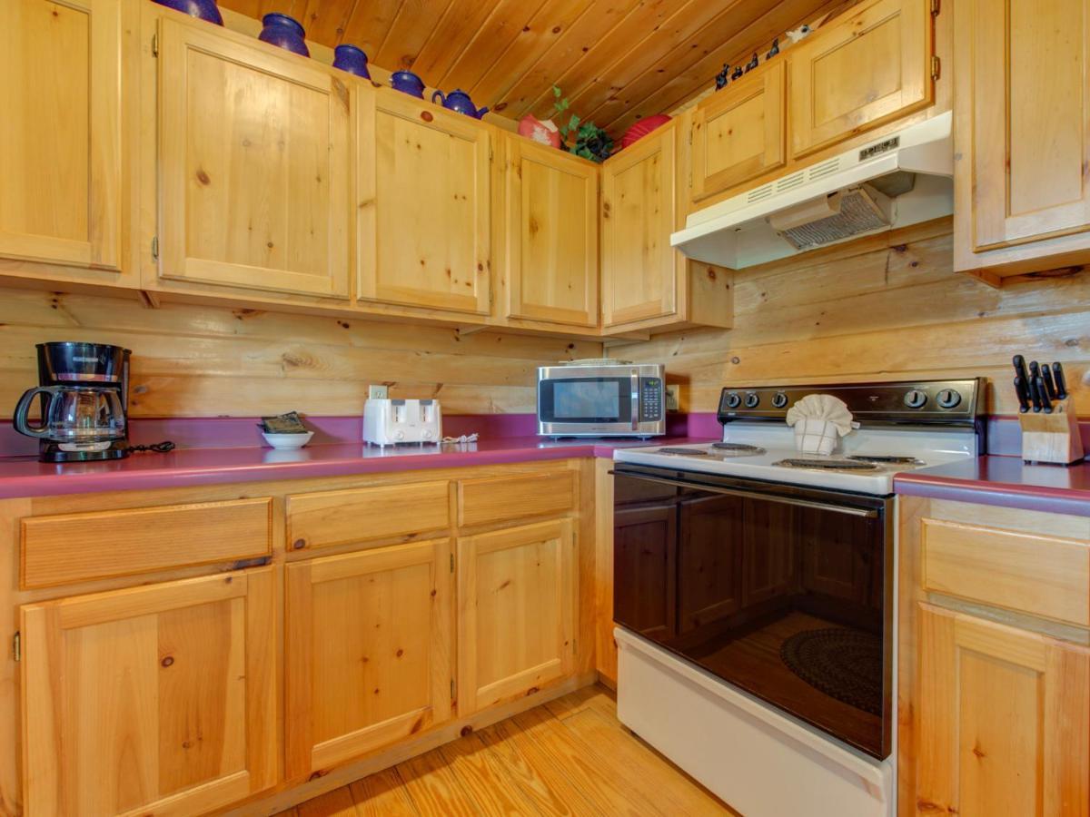 גטלינבורג Bear Tracks, 2 Bedrooms, Hot Tub, Fireplace, Wifi, Jetted Tub, Sleeps 6 מראה חיצוני תמונה
