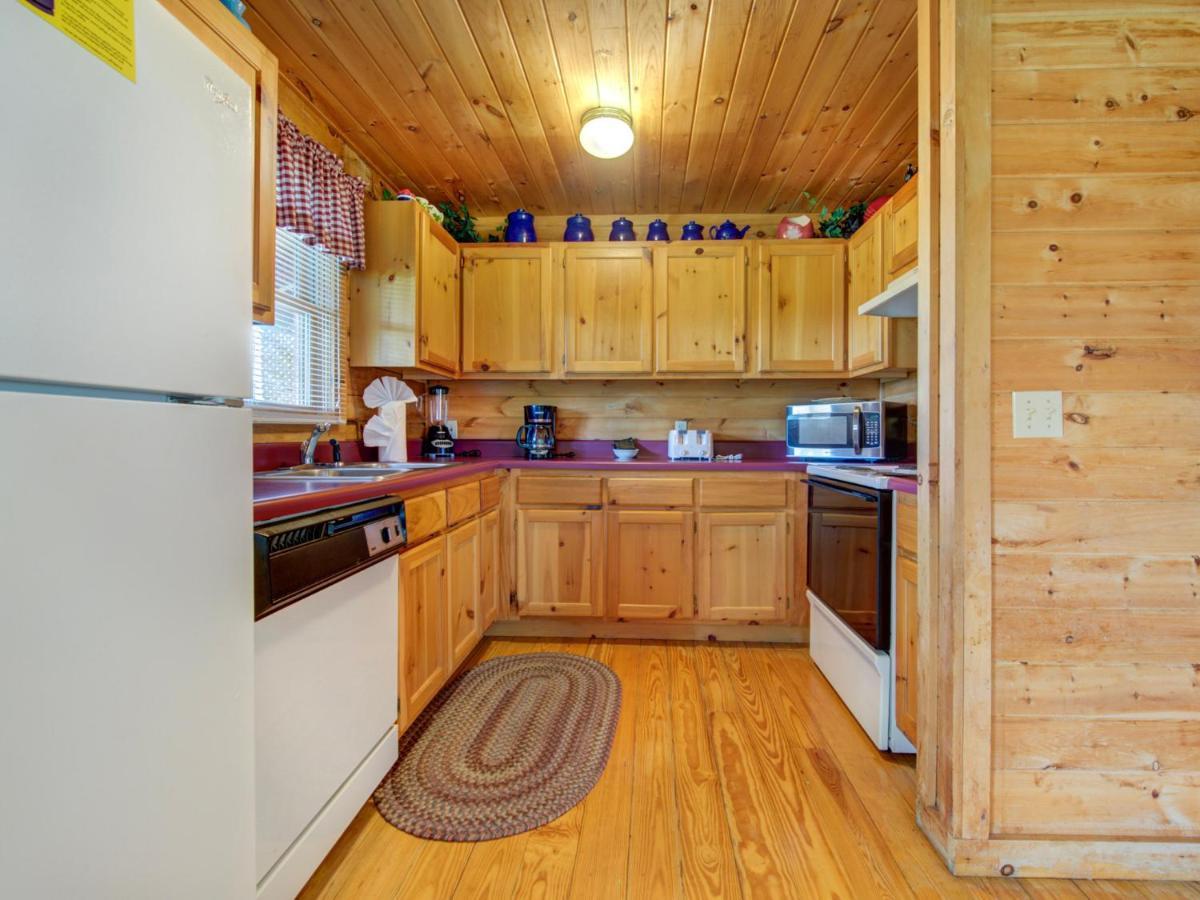 גטלינבורג Bear Tracks, 2 Bedrooms, Hot Tub, Fireplace, Wifi, Jetted Tub, Sleeps 6 מראה חיצוני תמונה
