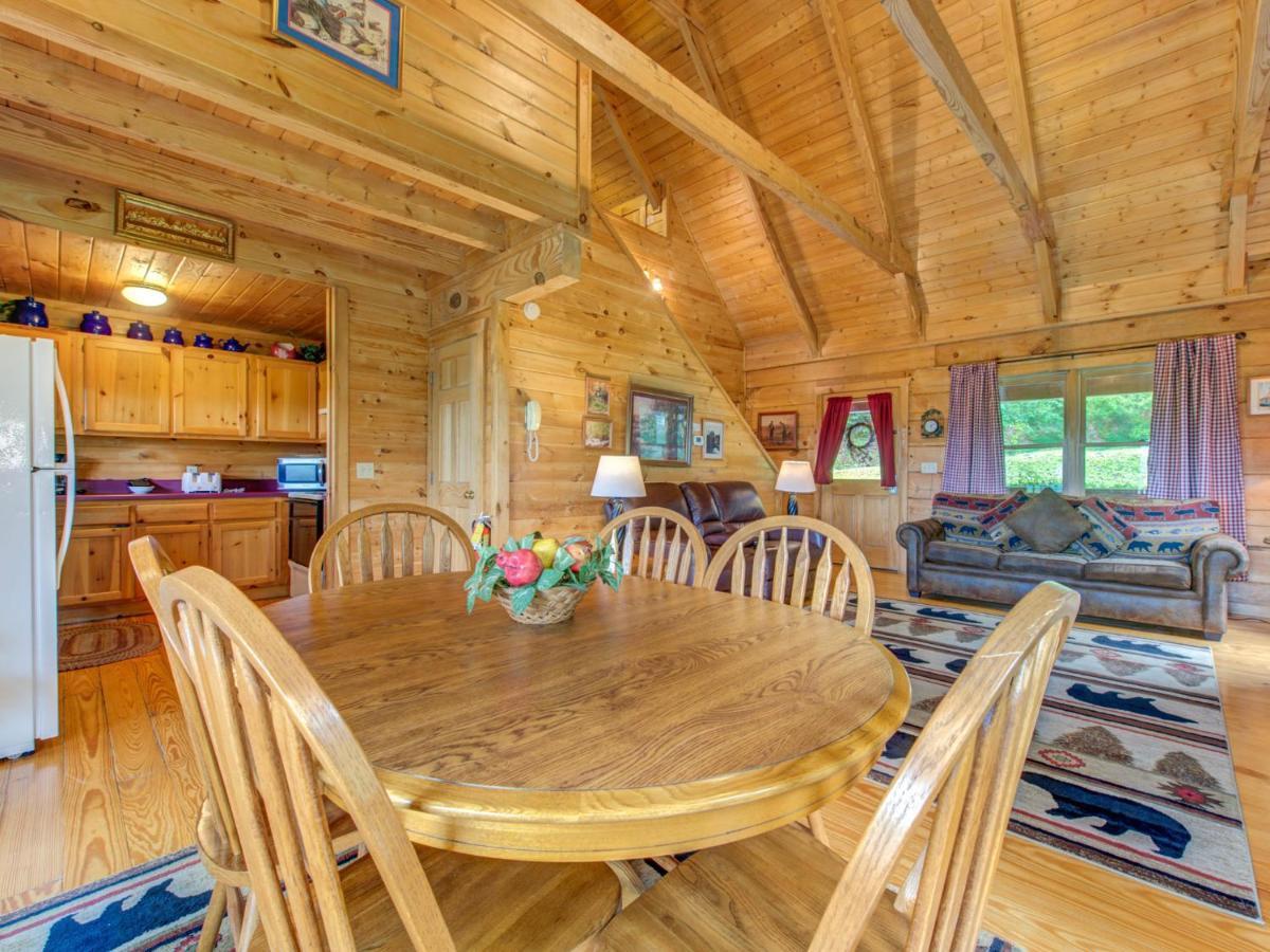 גטלינבורג Bear Tracks, 2 Bedrooms, Hot Tub, Fireplace, Wifi, Jetted Tub, Sleeps 6 מראה חיצוני תמונה
